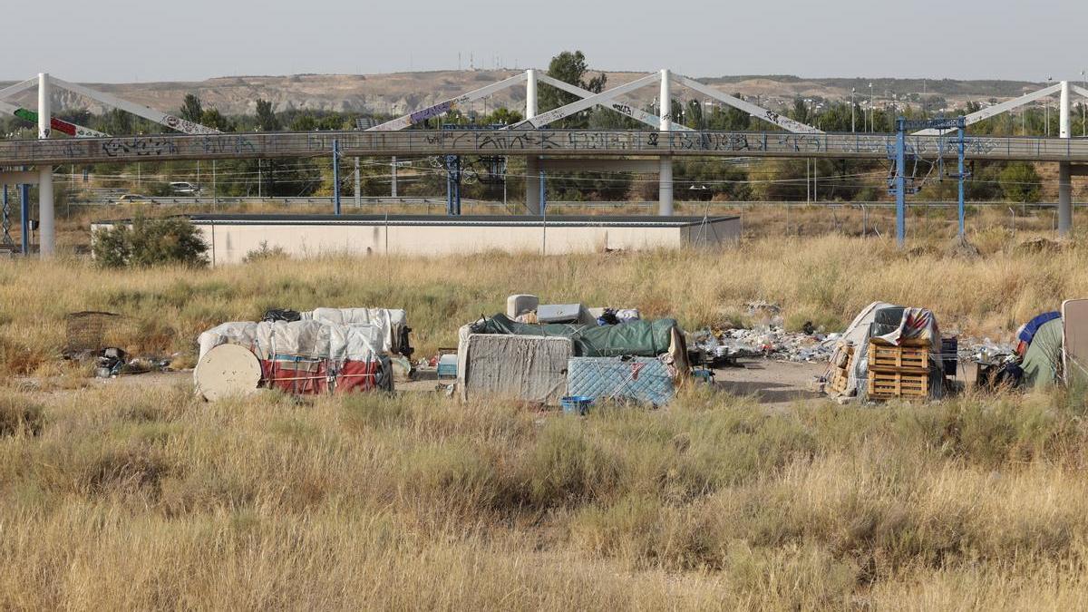 Asentamiento chabolista en Zaragoza.