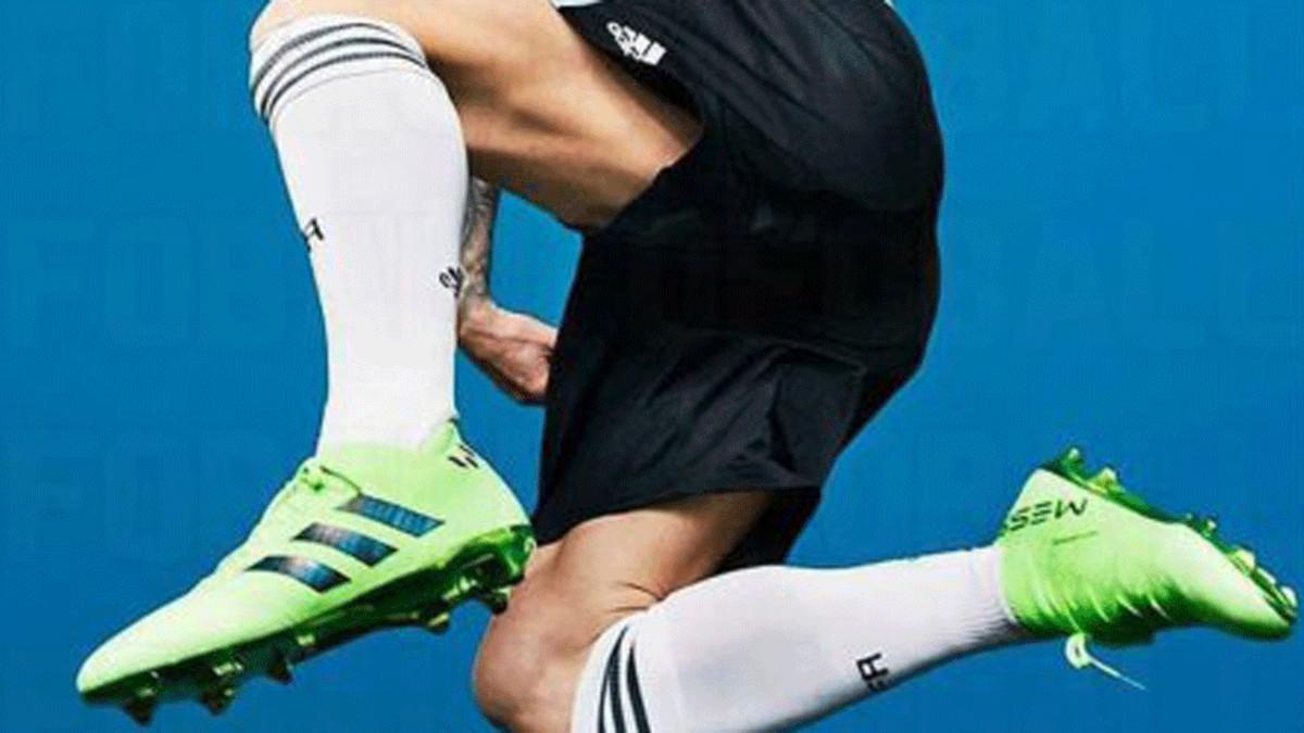 Messi ya luce sus nuevas botas