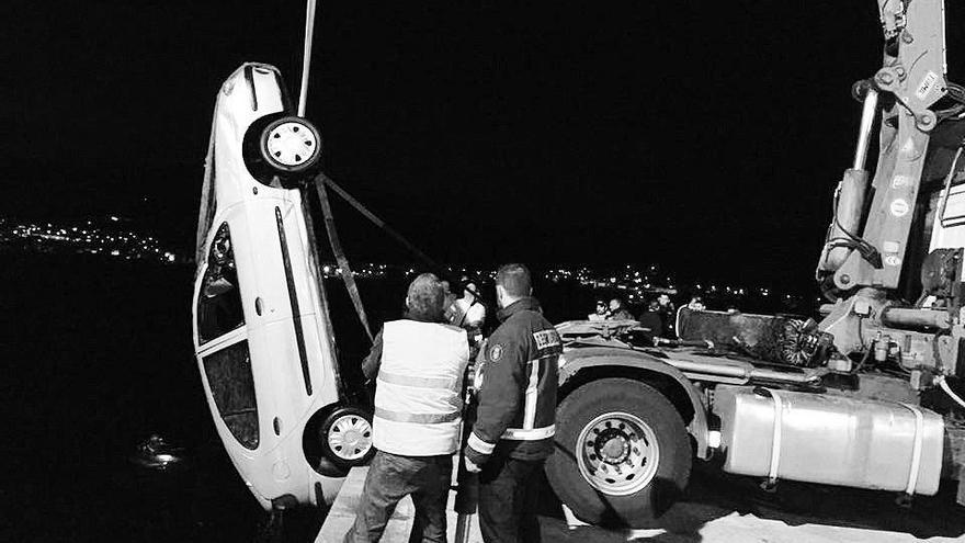 Un octogenario fallece en Muros tras precipitarse su coche al mar