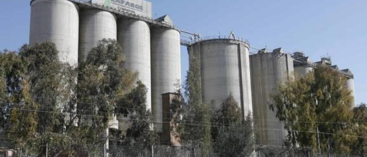 Sagunt pide que inspeccionen Lafarge tras un incendio