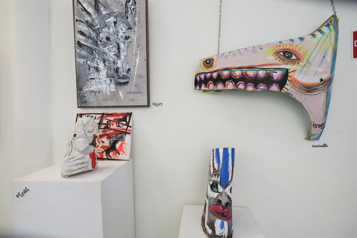 Mira todas las imágenes de la inauguración de la exposición del artista Boke en el Club Diario de Ibiza