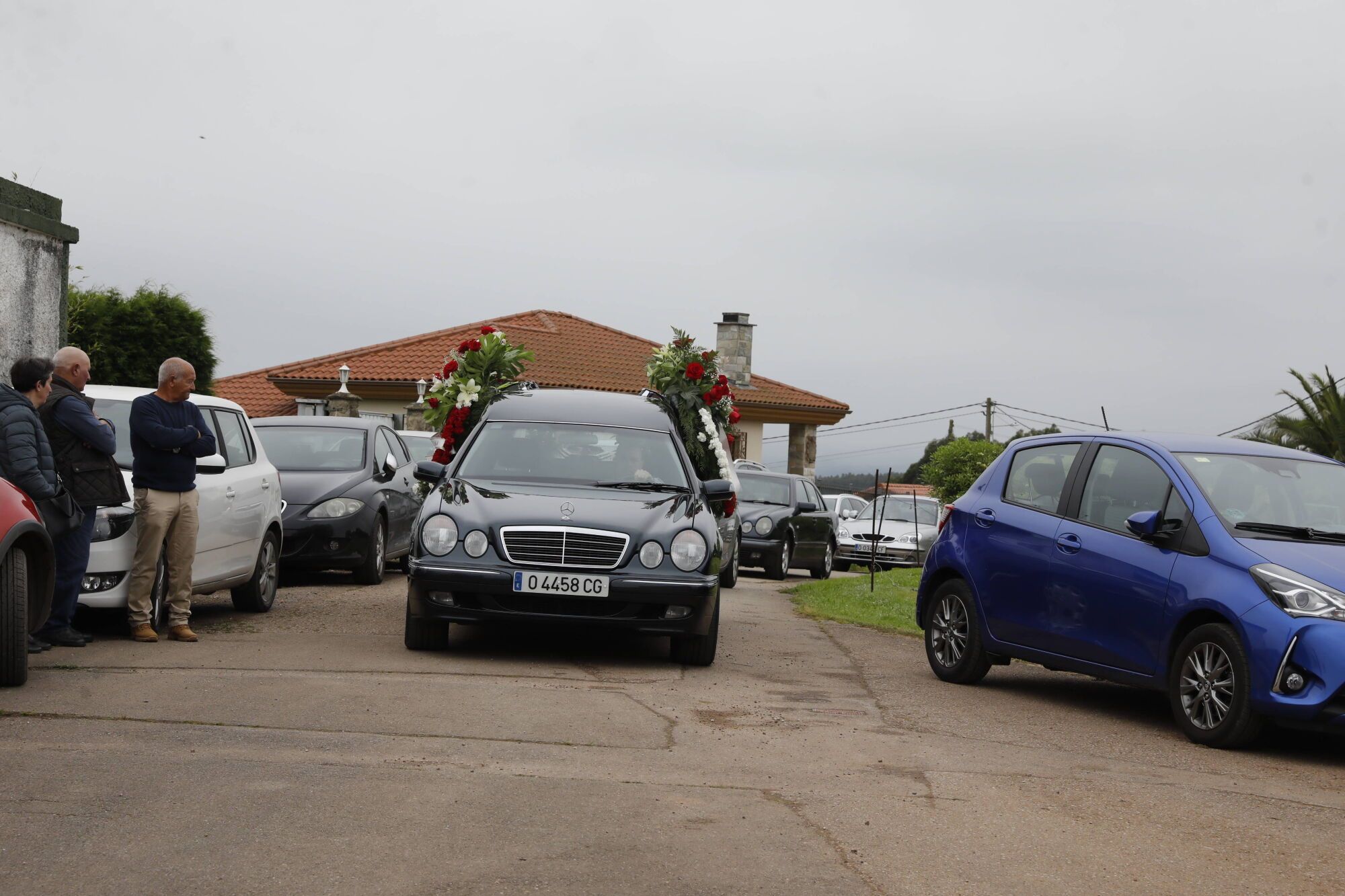 EN IMÁGENES: Funeral en Gozón por Pablo González Artime, uno de los fallecidos en el accidente de la nave ganadera de Coaña