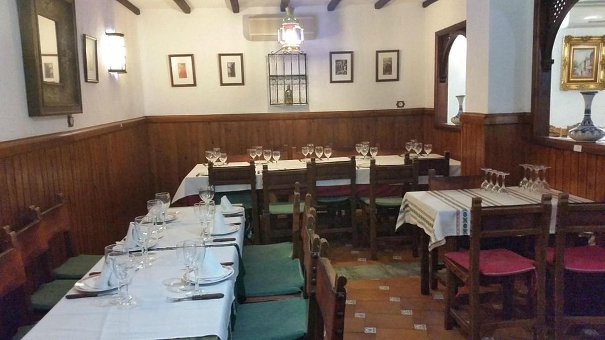 Interior del restaurante Casa Frasco, en Rute.