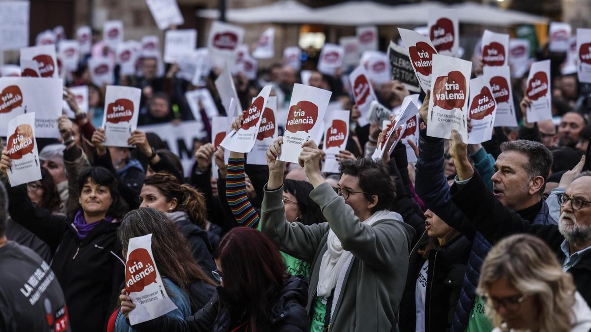 Manifestación a favor del uso del valenciano en la escuela celebrada el sábado 22 en Valencia.
