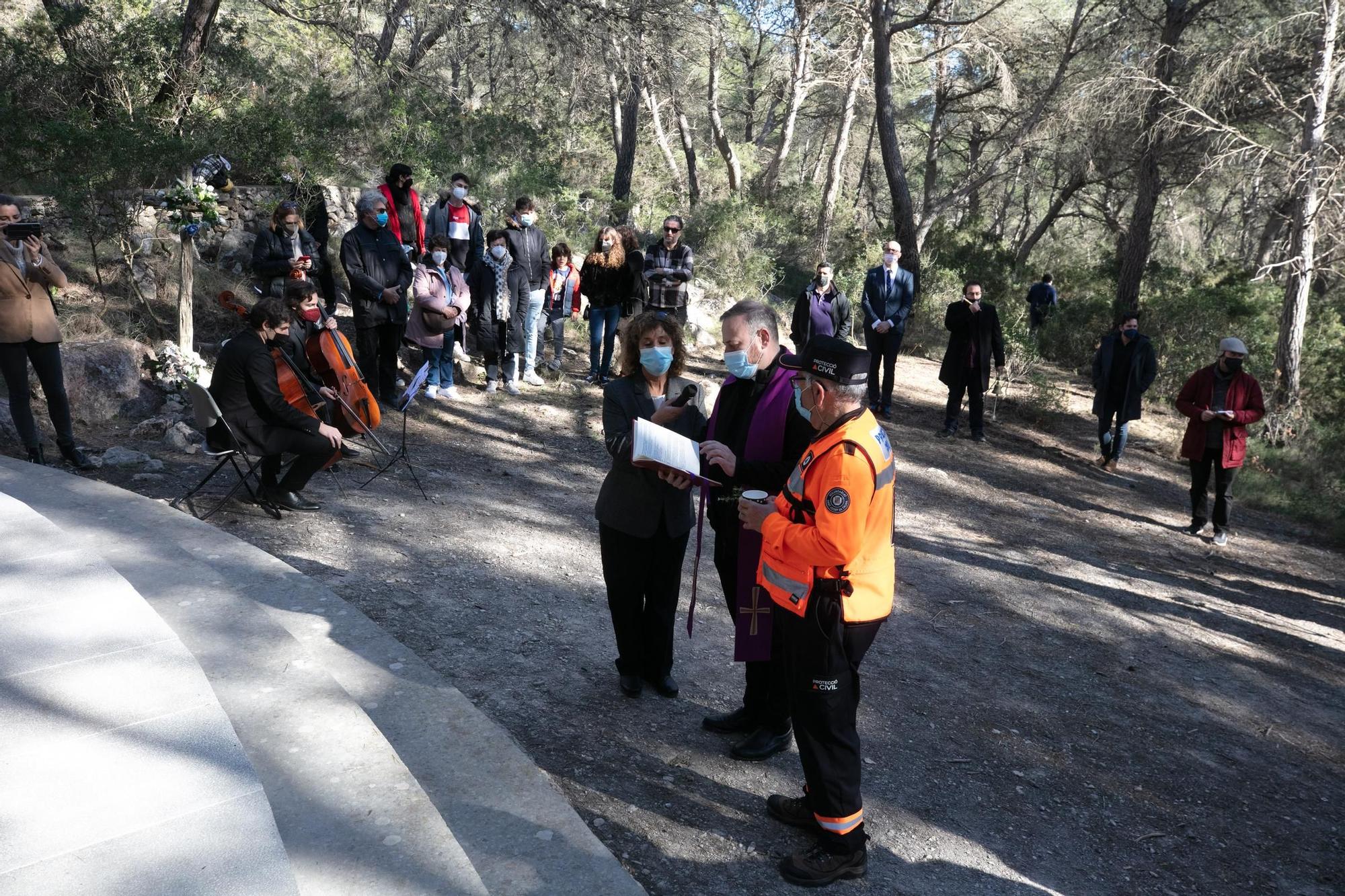 Homenaje a las víctimas del accidente aéreo de ses Roques Altes