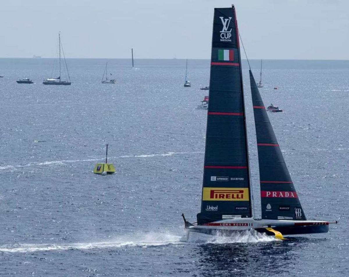 Els italians agafen volada en la Louis Vuitton Cup