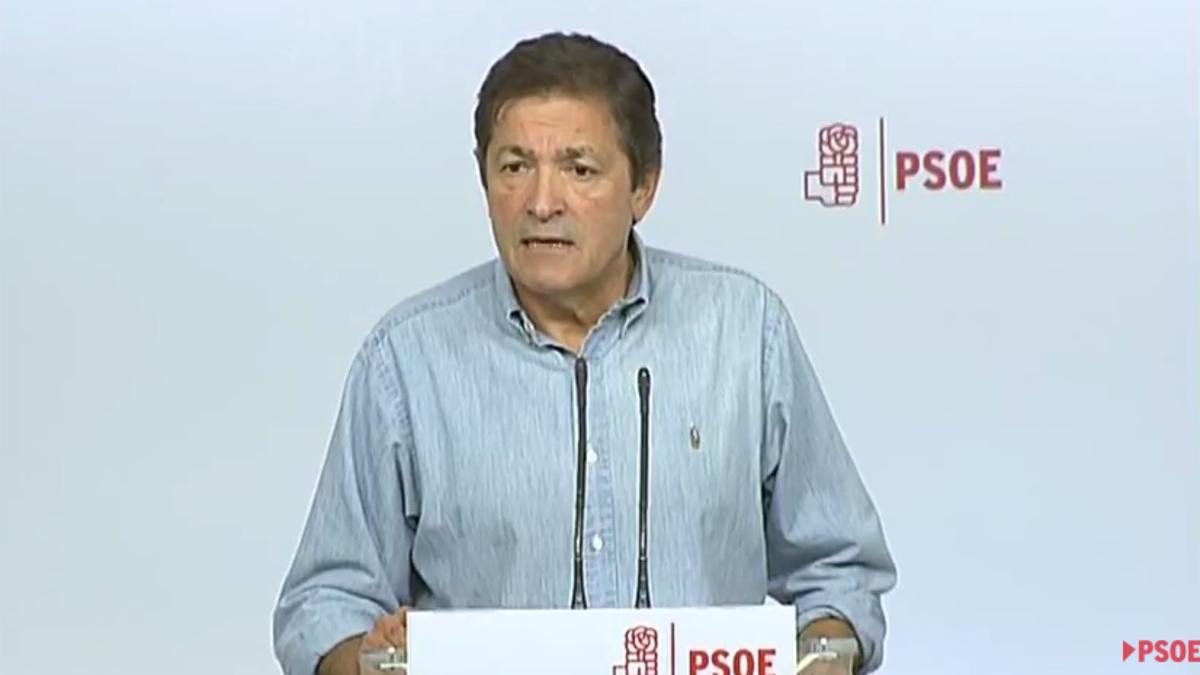 El presidente de la gestora del PSOE, Javier Fernández, en la rueda de prensa tras el comité federal del pasado sábado.