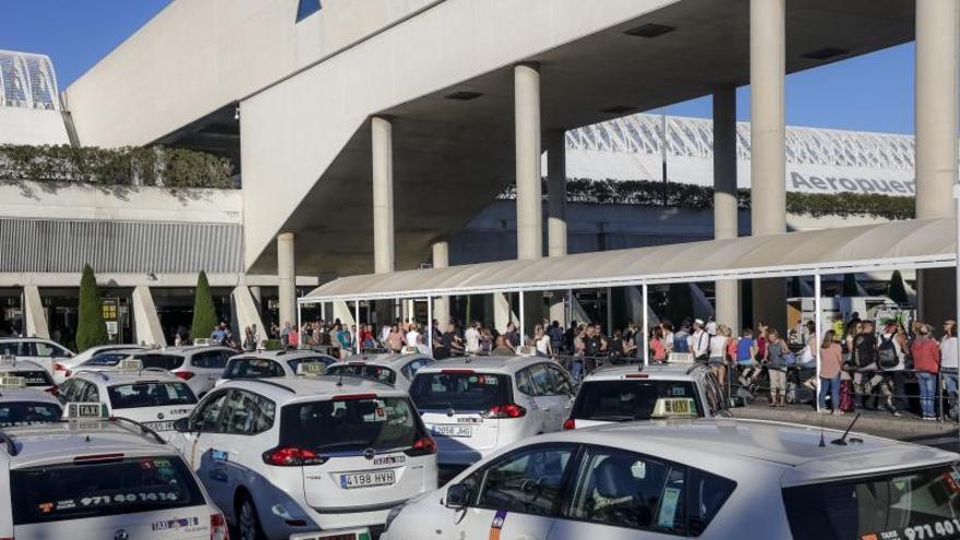 La patronal del taxi teme que se produzcan nuevos enfrentamientos en el aeropuerto de Palma.