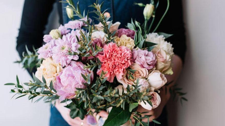 Adiós a las flores marchitas: Trucos para que tu ramo se mantenga fresco y radiante