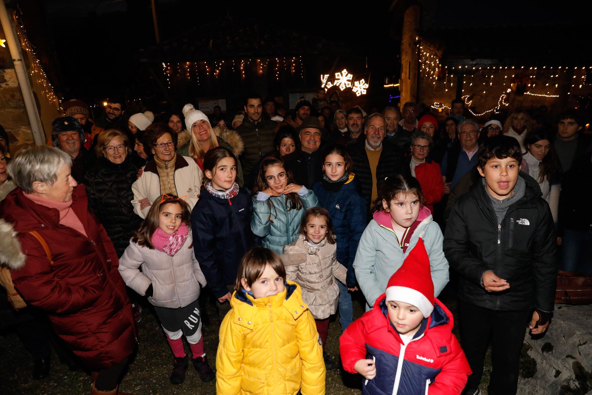 El pueblo más navideño del mundo está en Quirós: así se ilumina Aciera