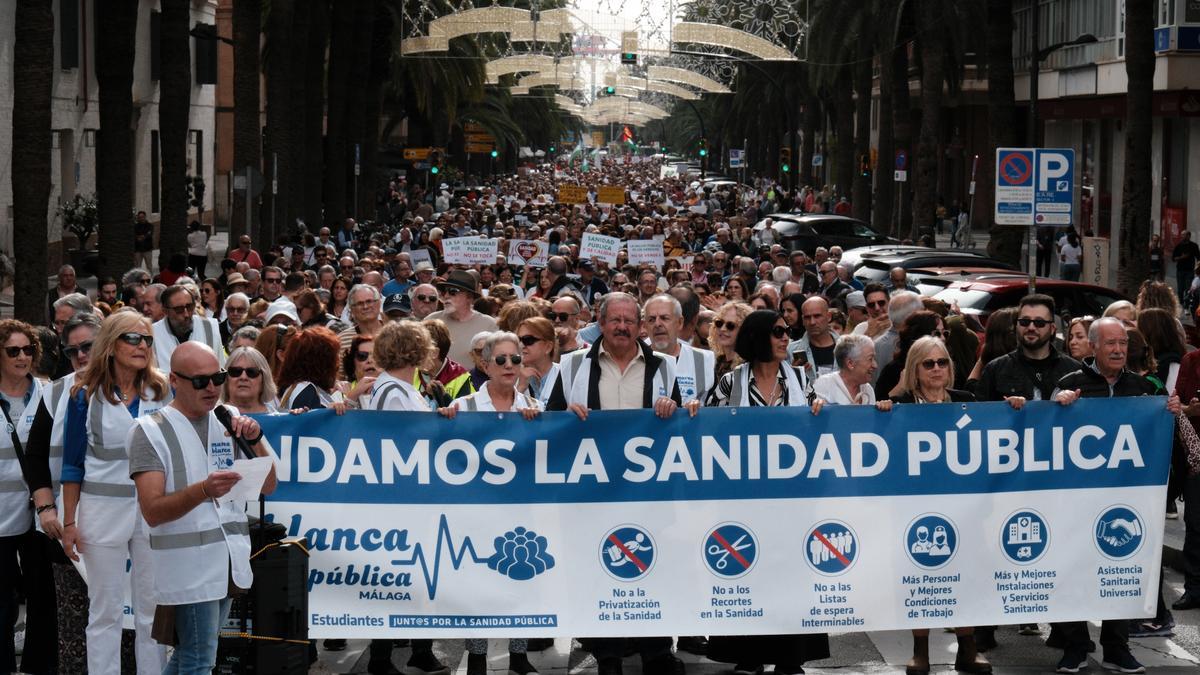 Manifestación en defensa de la sanidad pública convocada por la Marea Blanca