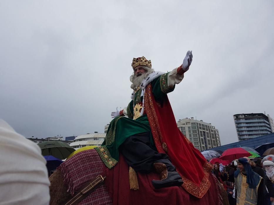 Los Reyes Magos llegan a Gijón para repartir regalos e ilusión