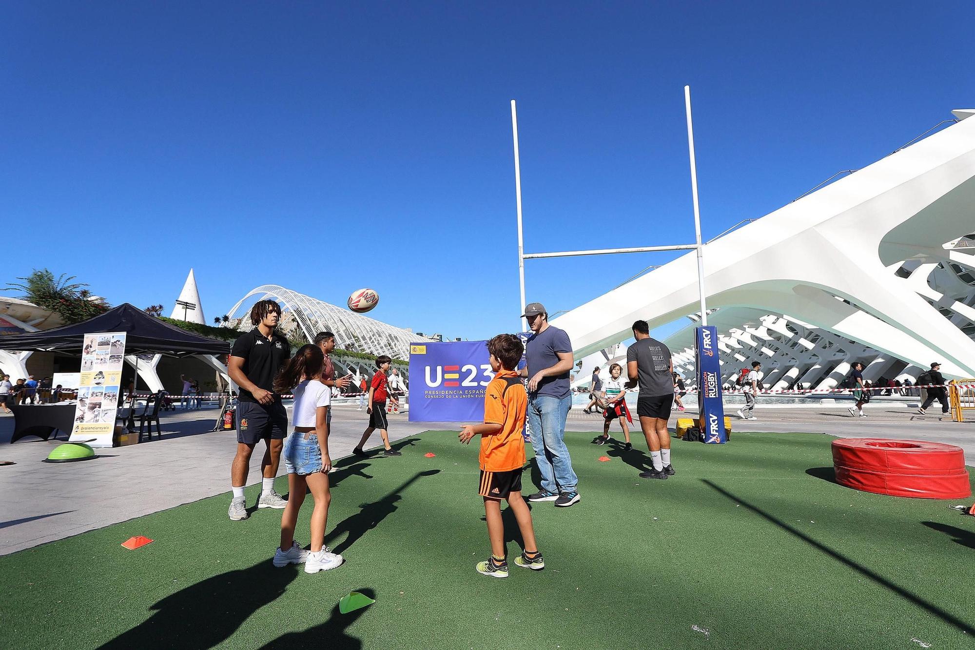 Nationale-Nederlanden Plogging Tour en Valencia que inaugura la Semana Europea del Deporte