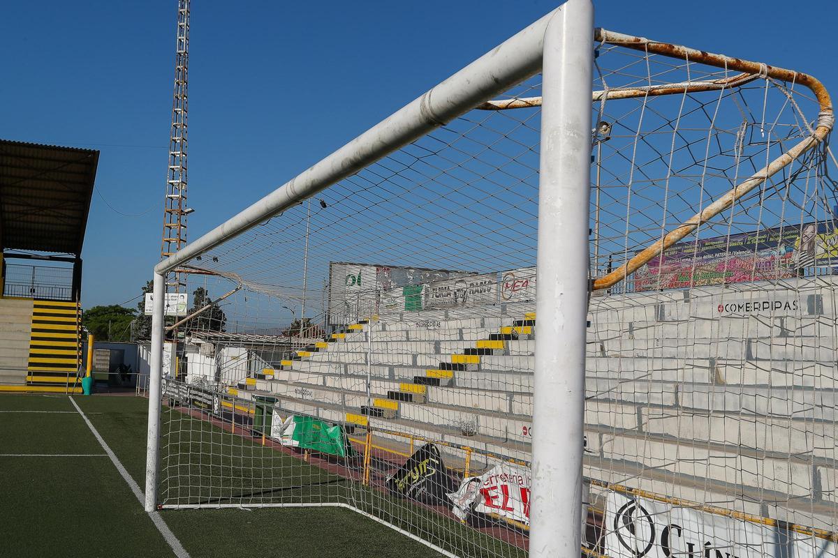 Portería de un campo de fútbol.
