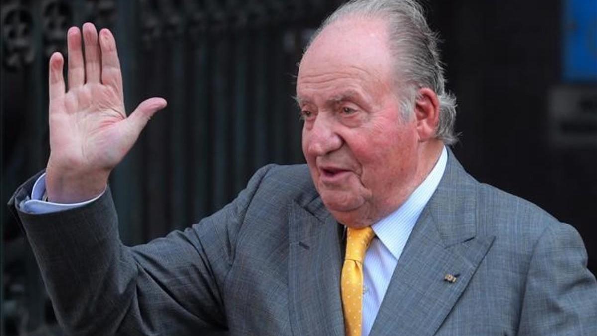 El rey Juan Carlos anula su agenda por problemas musculares en la espalda