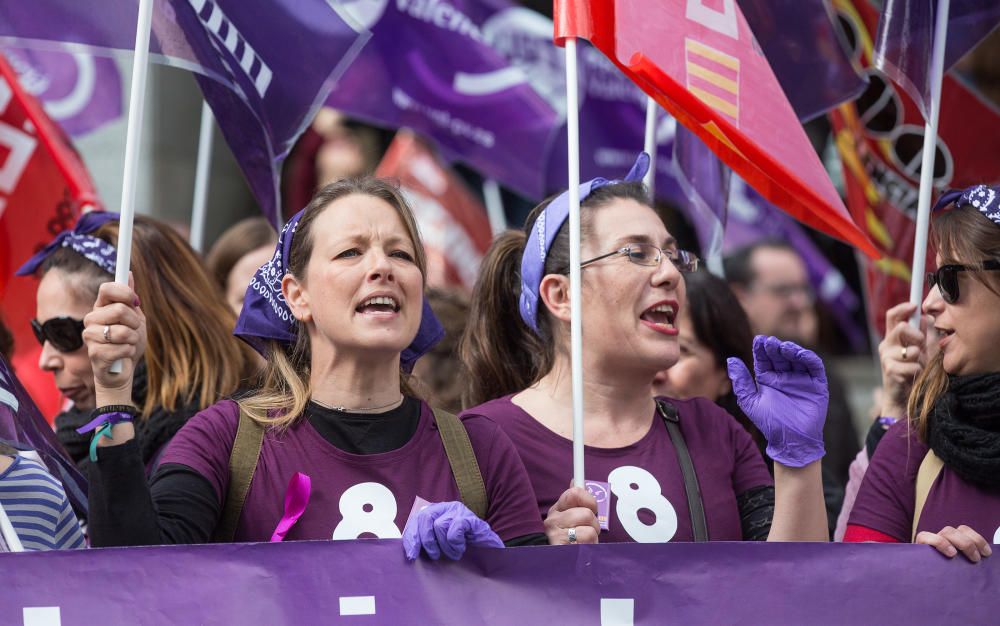 Piquete en el centro de Alicante por la huelga feminista