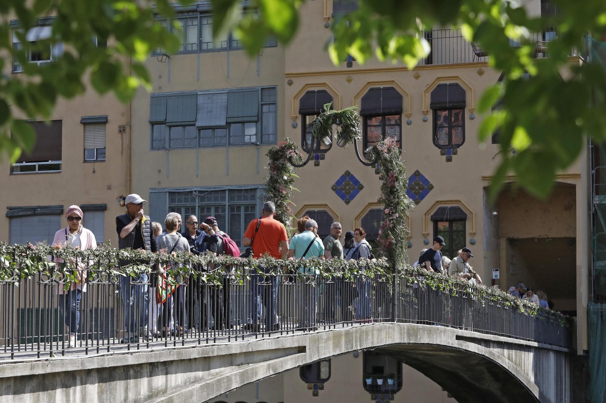 Girona es torna a omplir de color i riuades de gent en el retorn a la normalitat de Temps de Flors