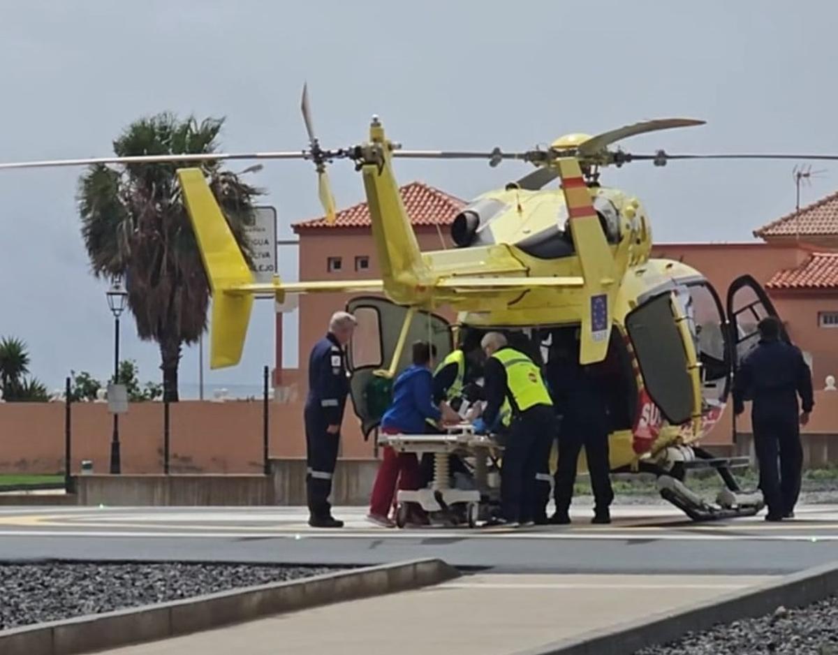 Traslado en el helicóptero medicalizado del SUC en Fuerteventura