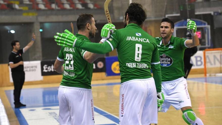 Jugadores del Liceo en un partido en A Coruña.