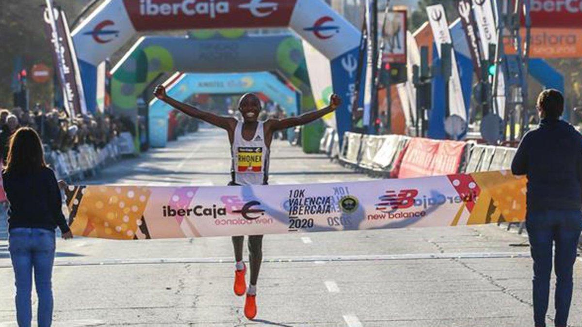 Kipruto, en su entrada a meta