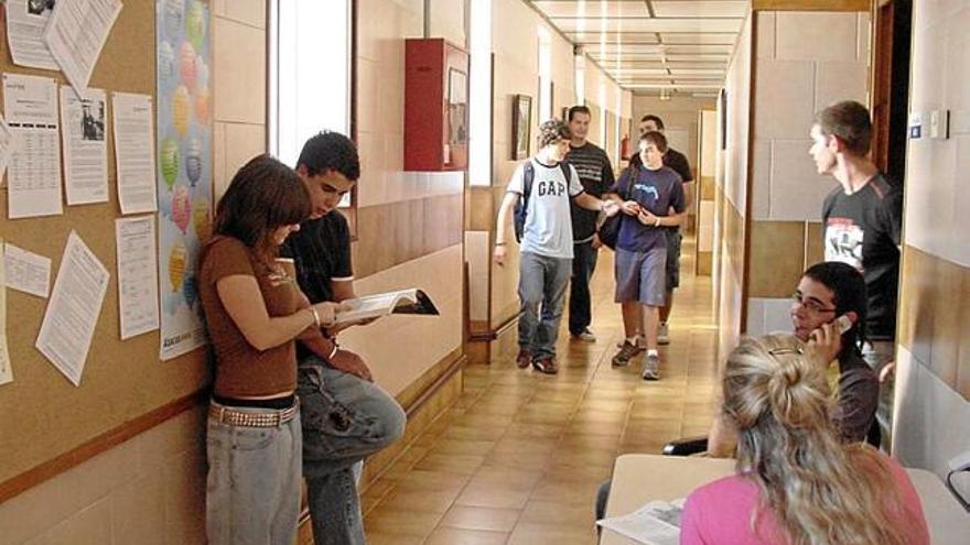 Passadís central de la residència d&#039;estudiants de la Joviat