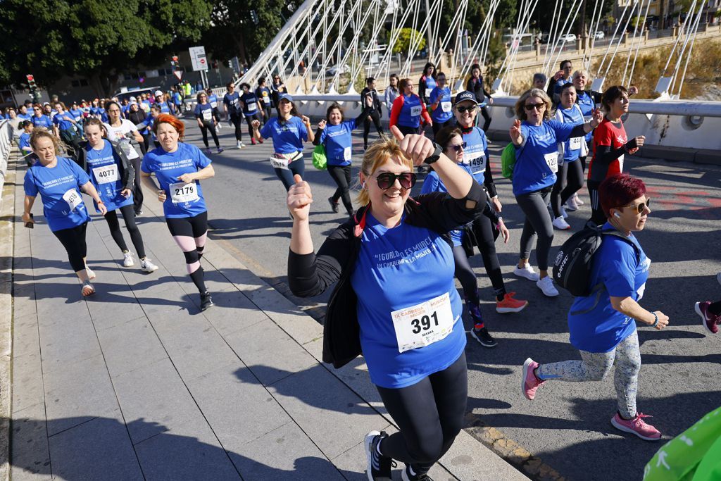 Imágenes del recorrido de la Carrera de la Mujer: avenida Pío Baroja y puente del Reina Sofía (I)