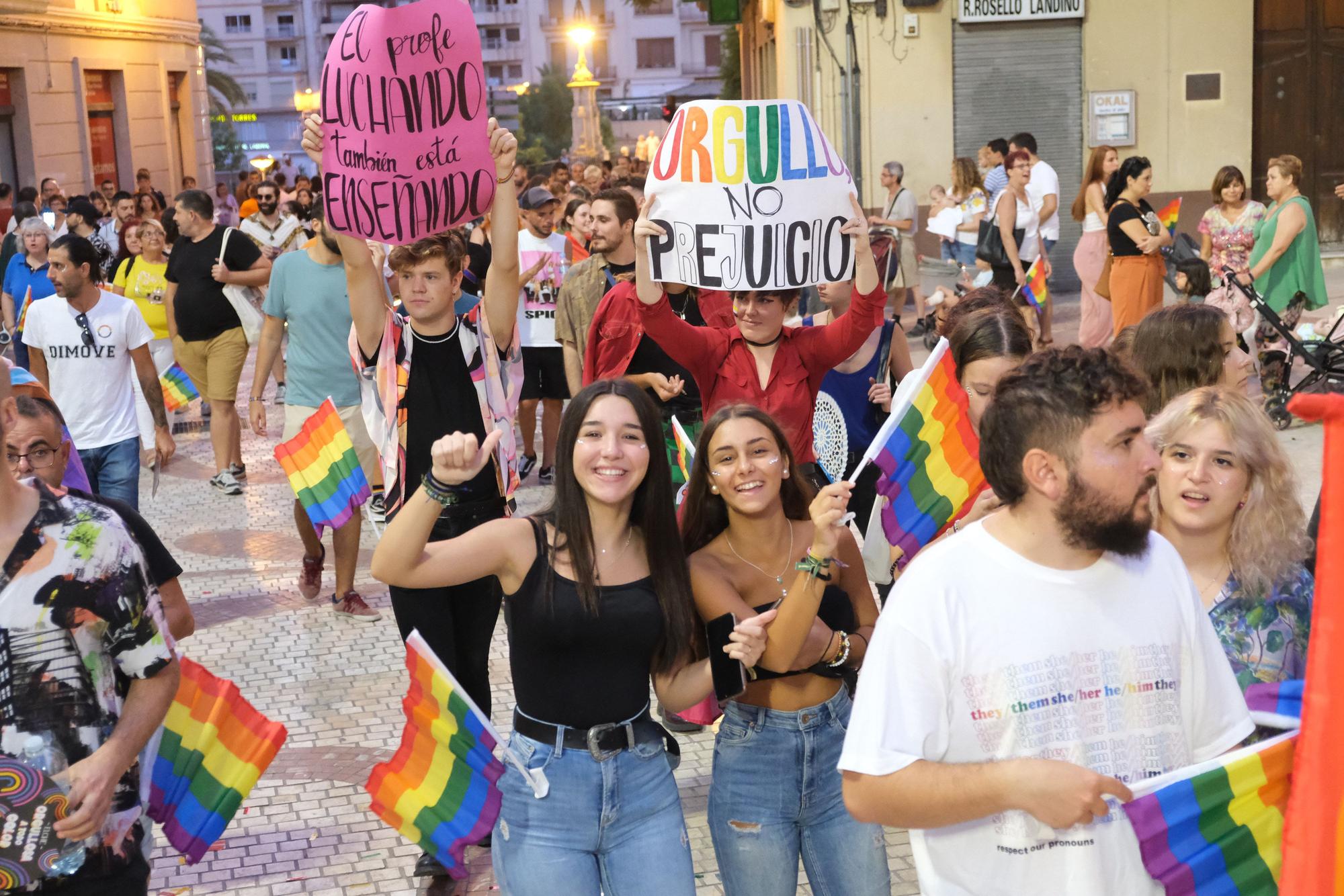 Así ha sido la manifestación del Orgullo en Elche