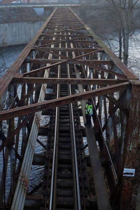 Inspección del puente de FEVE sobre el río Caudal de Mieres