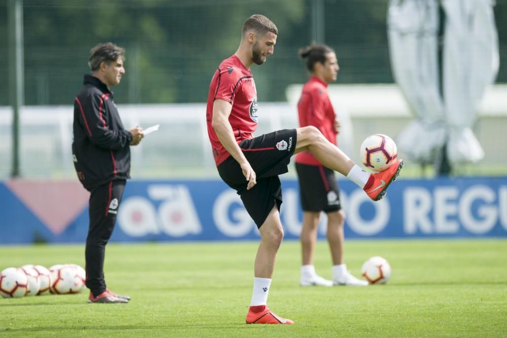 Dani Giménez y Eneko Bóveda no se ejercitaron sobre el césped por segundo día consecutivo pero podrán competir mañana.