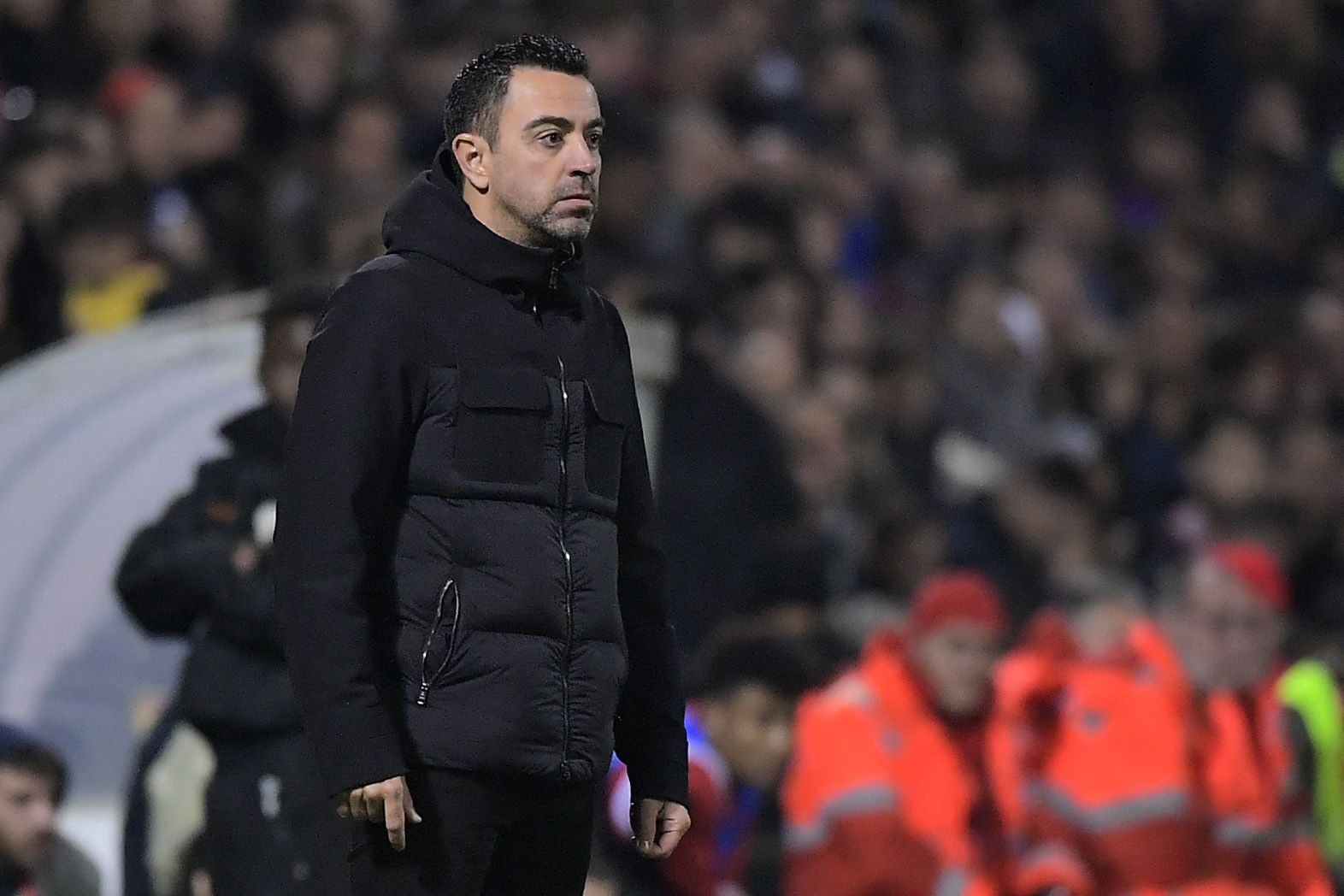 Xavi, en el estadio Rico Pérez durante el Intercity-Barça de Copa.