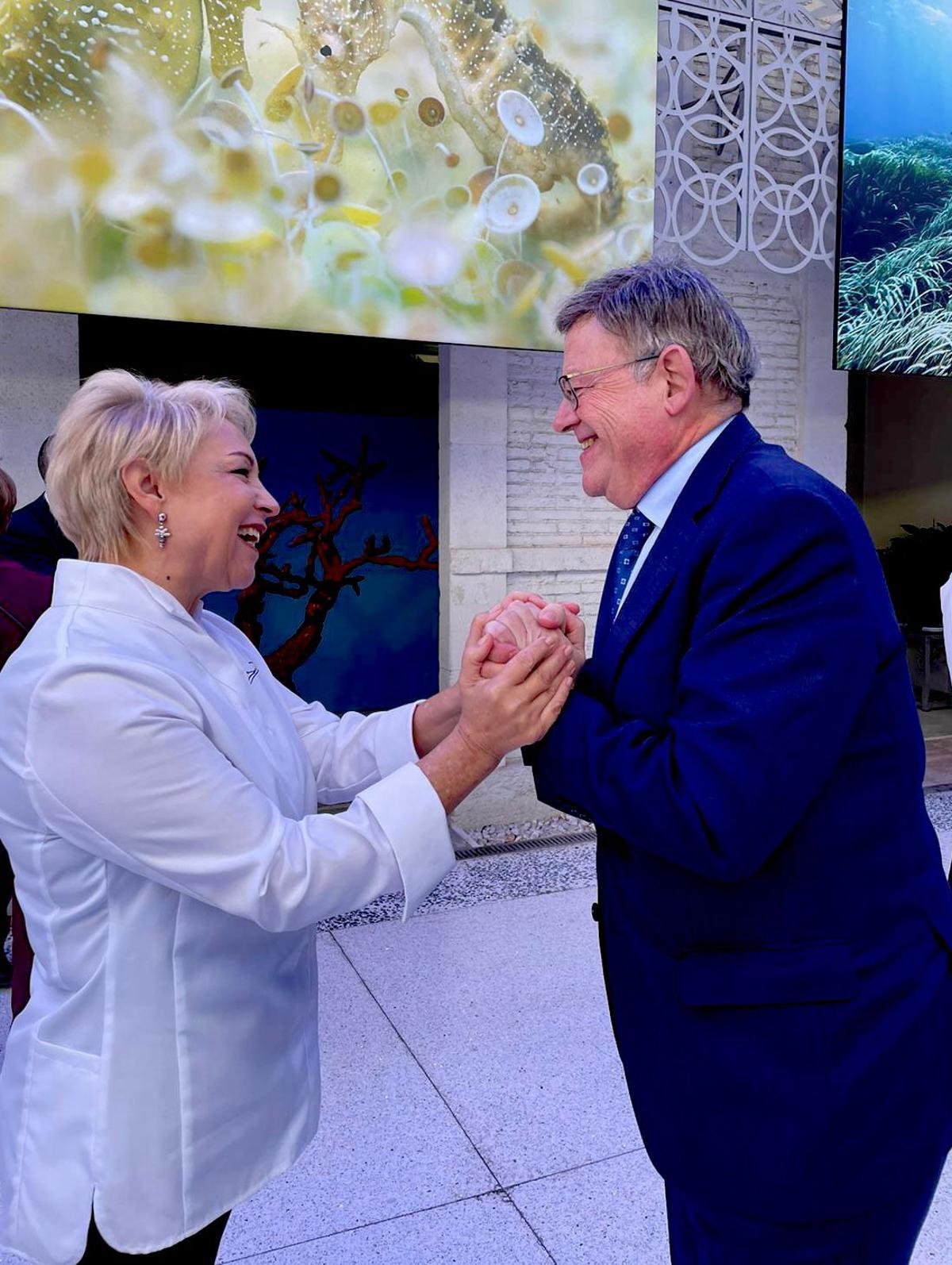 El presidente Puig, con Susi Díaz, en la comida que sirvió para los presidentes europeos