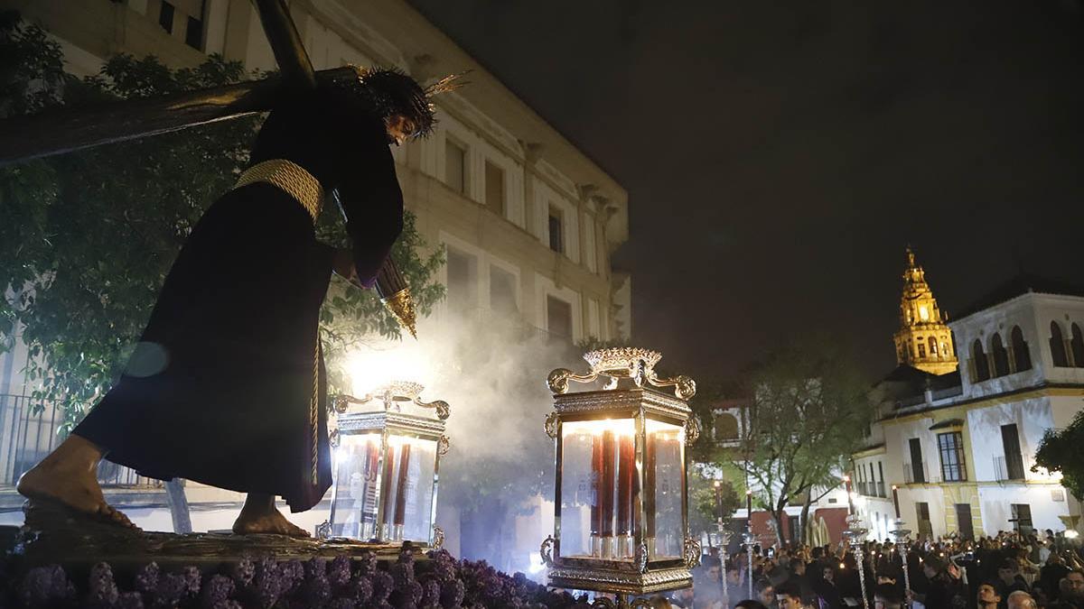 El primer Vía Crucis de la Quinta Angustia, en imágenes