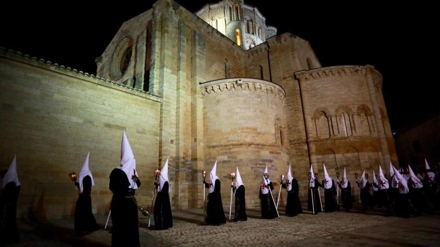 El Cristo de la Expiración se queda en el templo