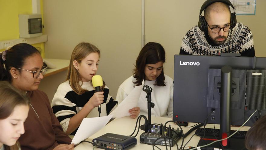 De aula en aula: El Manuel Martínez Blanco, un colegio gijonés que está en la onda (en imágenes)