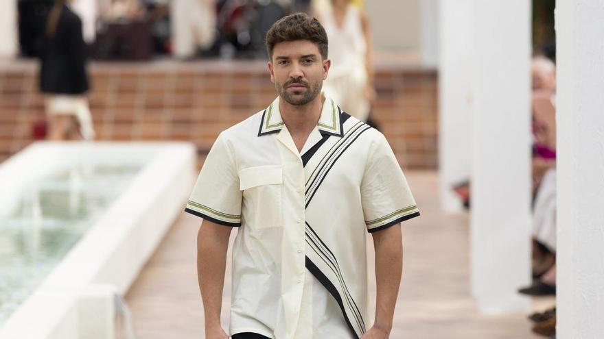 Pablo Alborán desfila para Adolfo Domínguez en la Fashion Week de Madrid