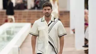 Pablo Alborán desfila para Adolfo Domínguez en la Fashion Week de Madrid