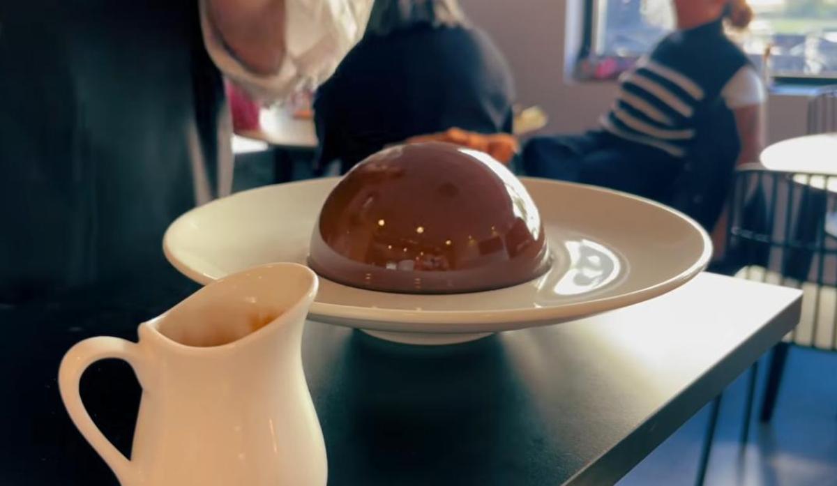 Imágen del Postre de chocolate en forma de cúpula