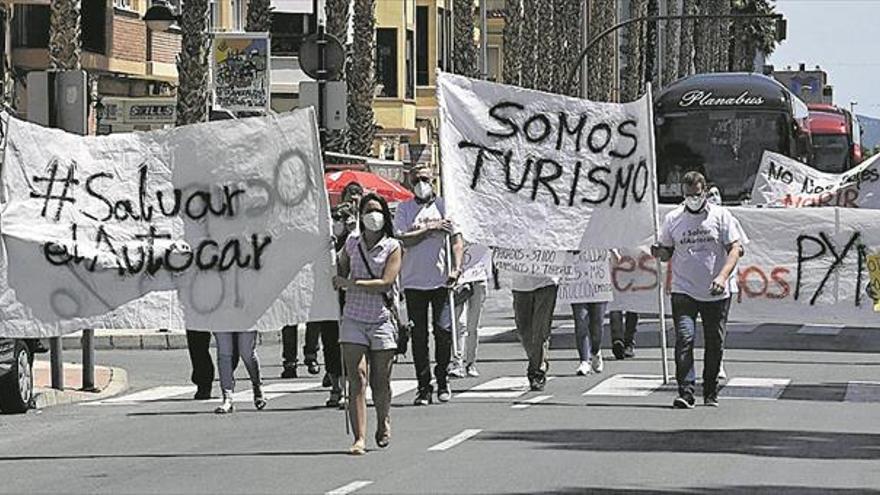 El bus discrecional pide al Gobierno no ser el gran olvidado del turismo