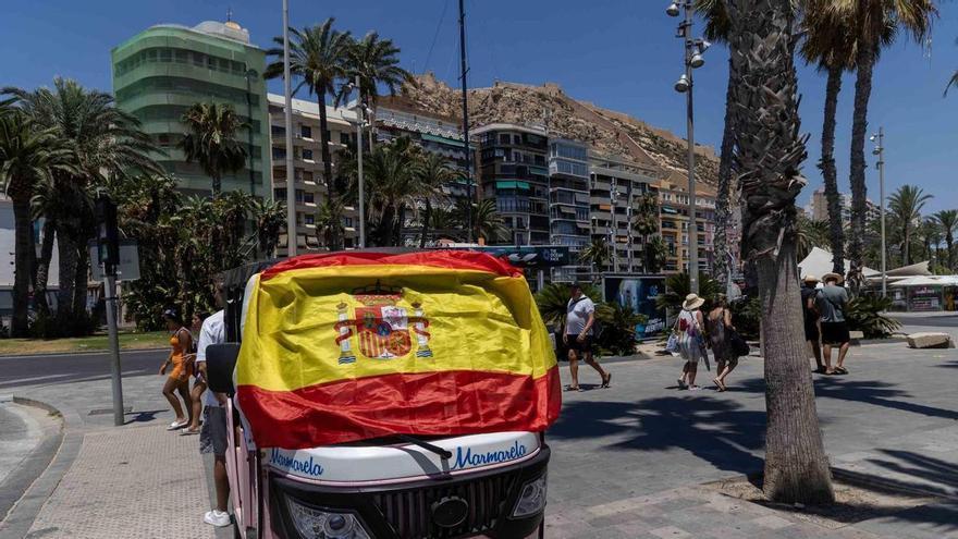 La ola de calor dispara los termómetros en Alicante: aviso naranja por máximas de 40 grados