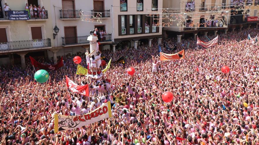 Gran ambiente en unas multitudinarias fiestas de La Vaquilla de Teruel