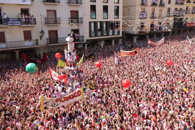 Gran ambiente en unas multitudinarias fiestas de La Vaquilla de Teruel