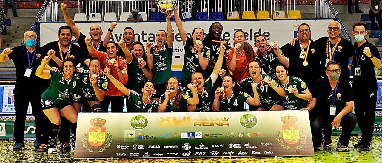 El Club Balonmano
logró por primera vez
el título de la Copa
de la Reina. R.F.E.BM.