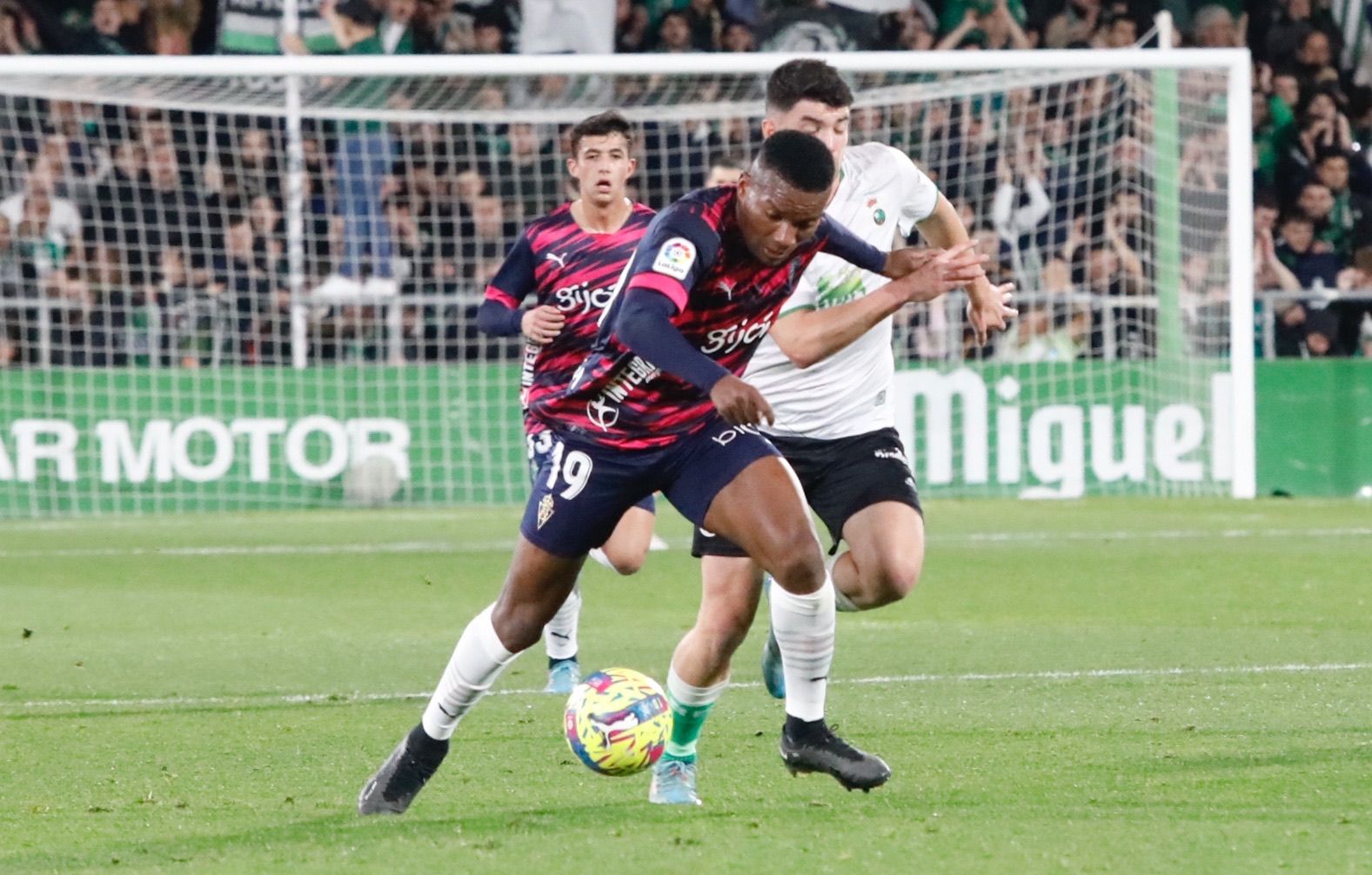 En imágenes: así fue el partido entre Racing y Sporting en El Sardinero