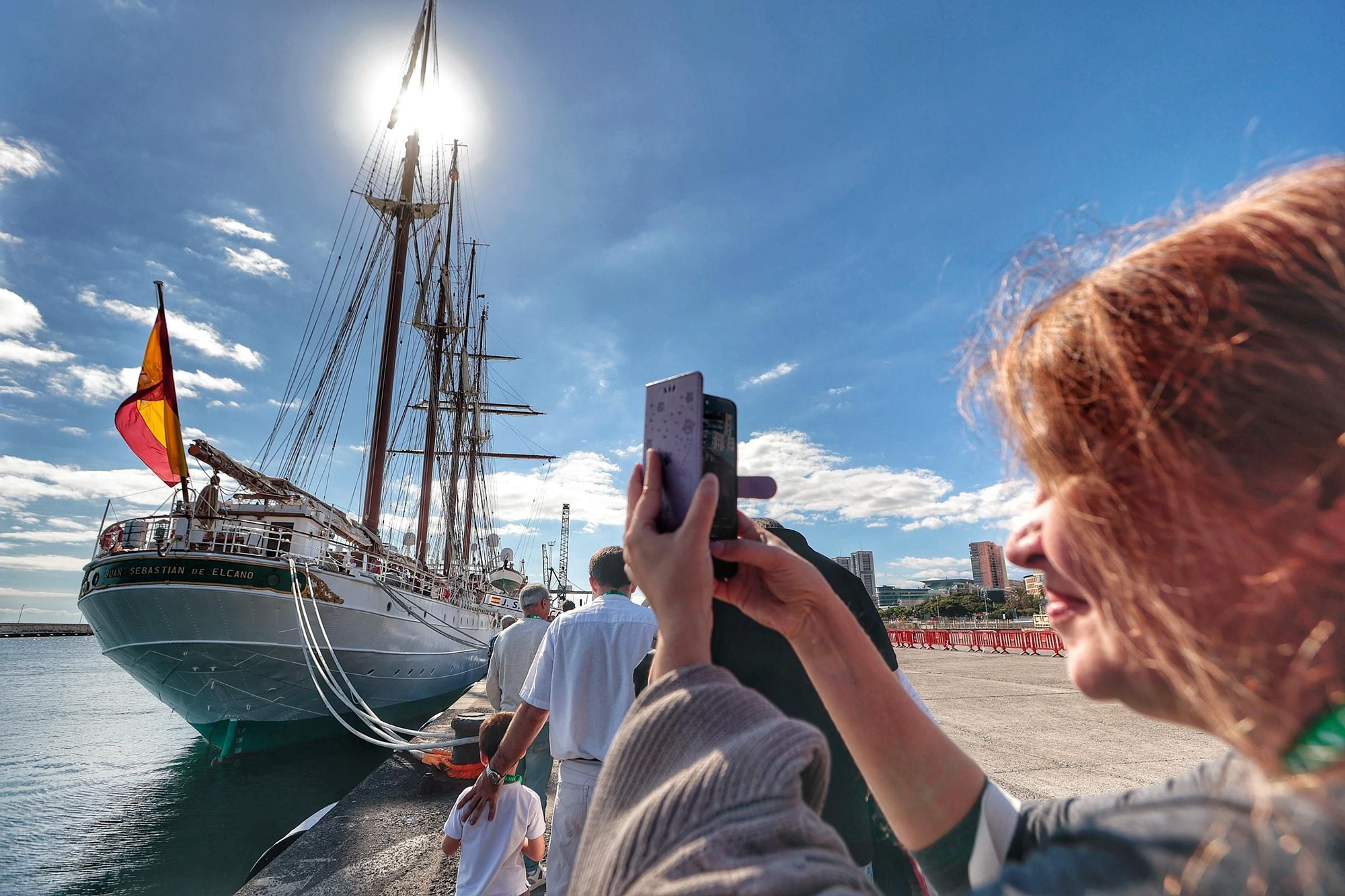 Queues outside the Juan Sebatián Elcano, the ship on which Princess Leonor was trained