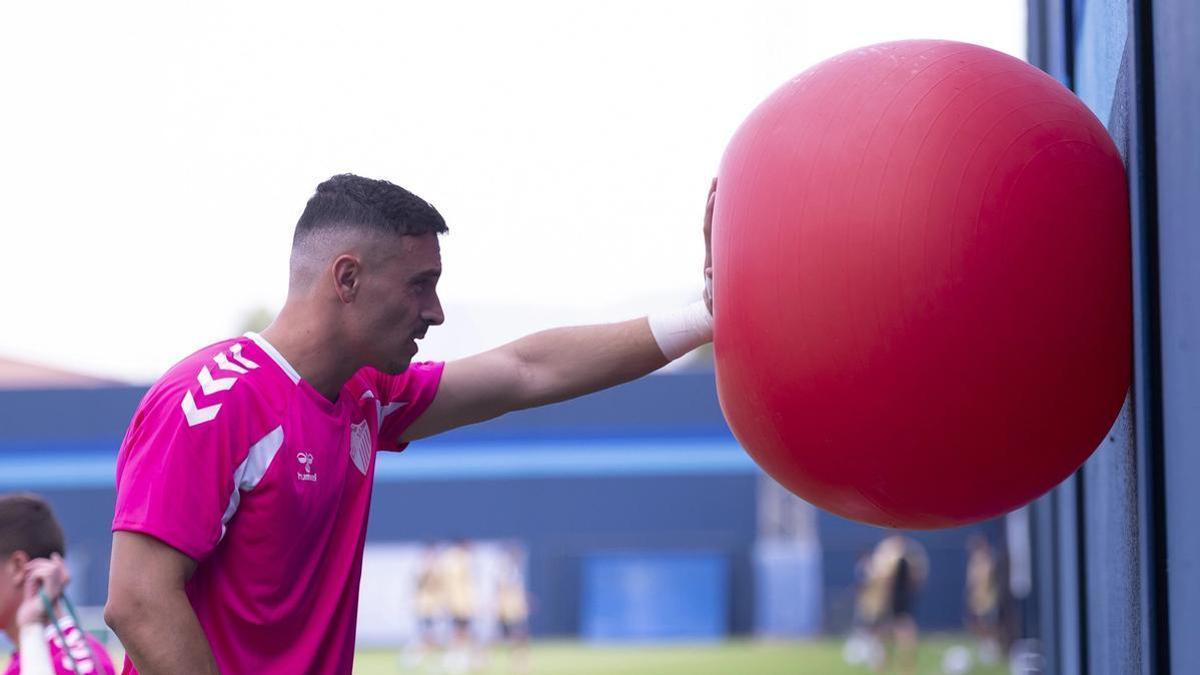 Alfonso Herrero volvió este lunes a los entrenamientos.