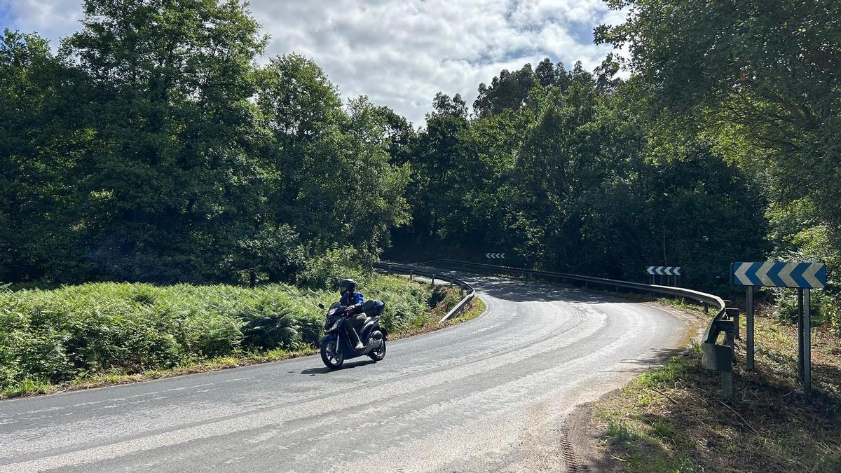 Tramo de la carretera AS-320 que conecta Avilés con Piedras Blancas.