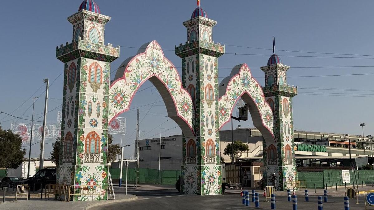 Portada de la Feria Real de Puente Genil.