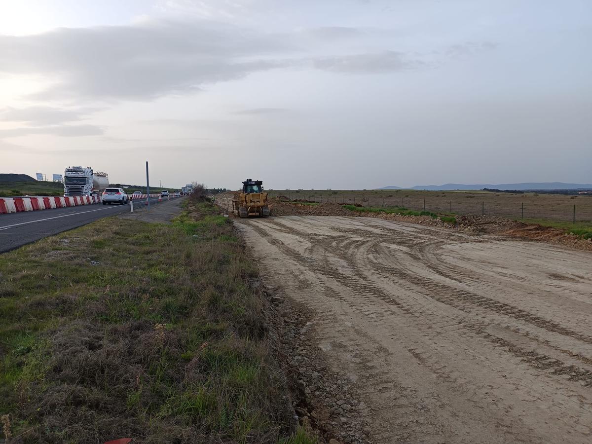 Galería | Así avanzan las obras de la futura autovía Cáceres-Badajoz Galería | Así avanzan las obras de la futura autovía Cáceres-Badajoz