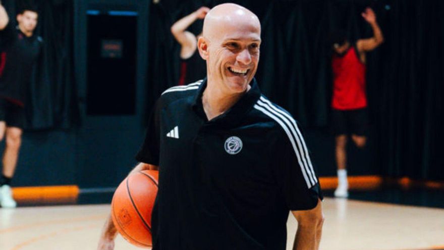 Carles Marco, en un entrenamiento del Paris Basketball.