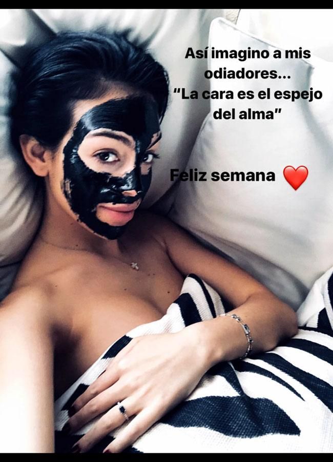 Georgina Rodriguez con mascarilla negra, mensaje a haters